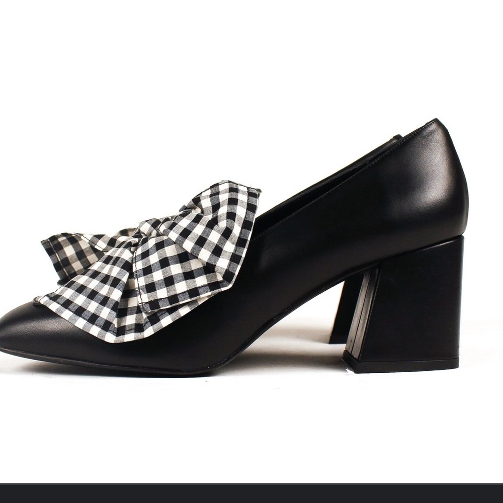 Freda Salvadore Annie loafer with removable bow